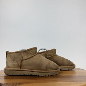 Big Kids Ugg Classic Ultra Mini Tan Shearling Lined Comfort Boots Size 2 Y GUC